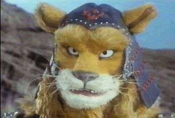 Personagem Lion Man com máscara de leão