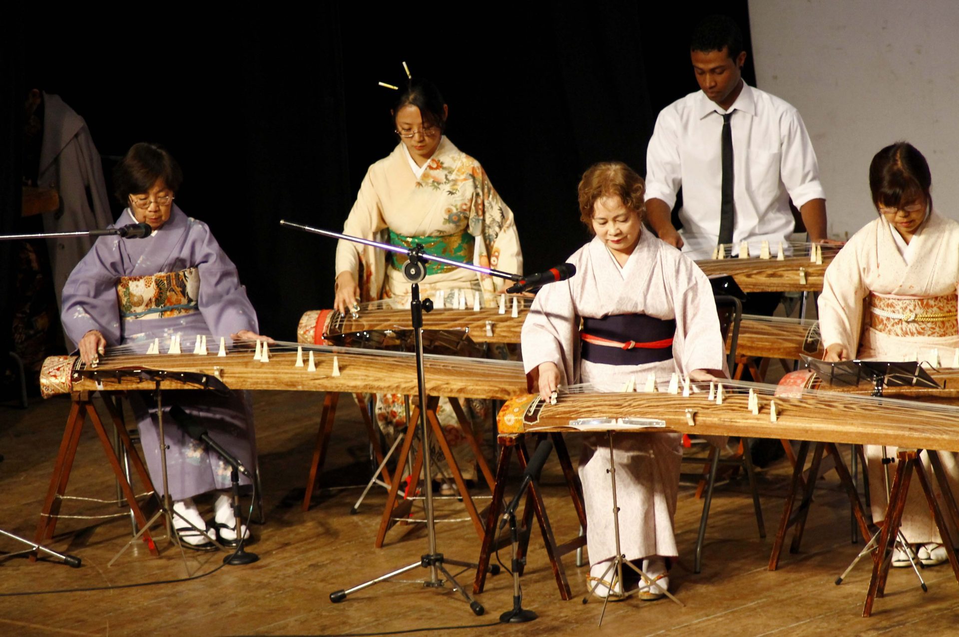 Koto - Assoc. Brasileira de Música Clássica Japonesa