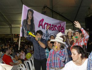 Torcidas incentivaram as candidatas durante o concurso