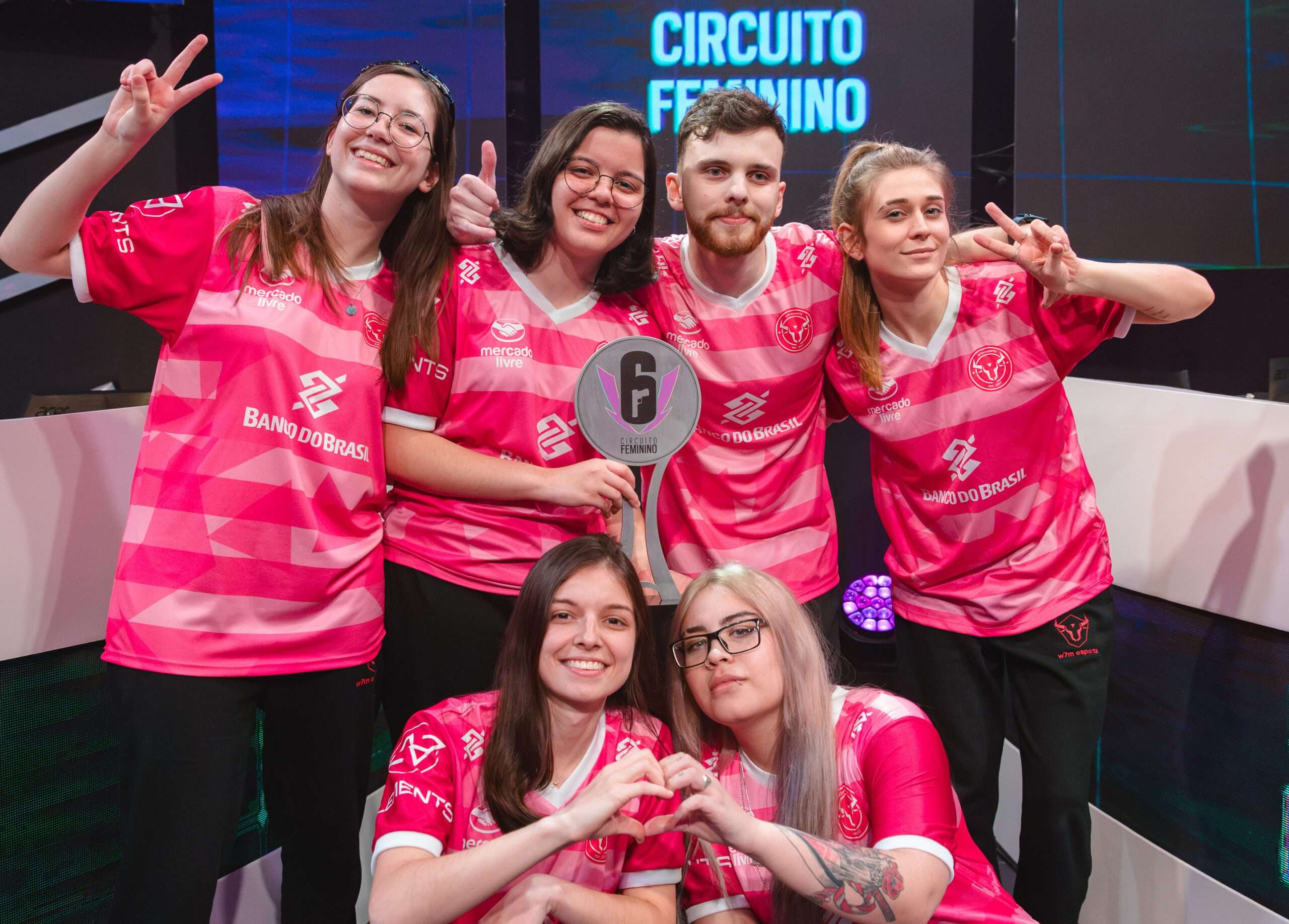 W7M Esports Consagra-se Campeã do Circuito Feminino de Rainbow Six em Partida Emocionante