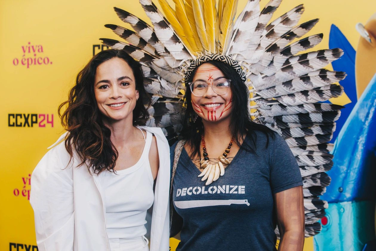 CCXP24 | Alice Braga revela abusos contra os povos originários no Podcast Yawara