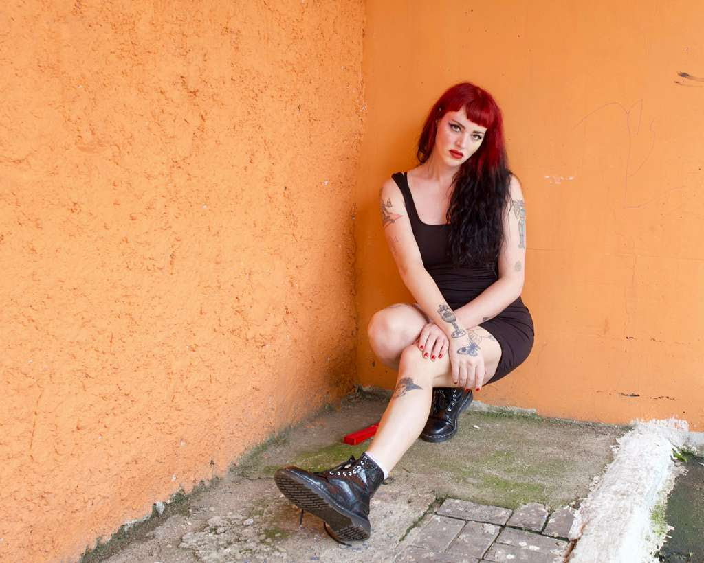 Bijoux Cone estreia novo show em SP com material inédito e banda ampliada