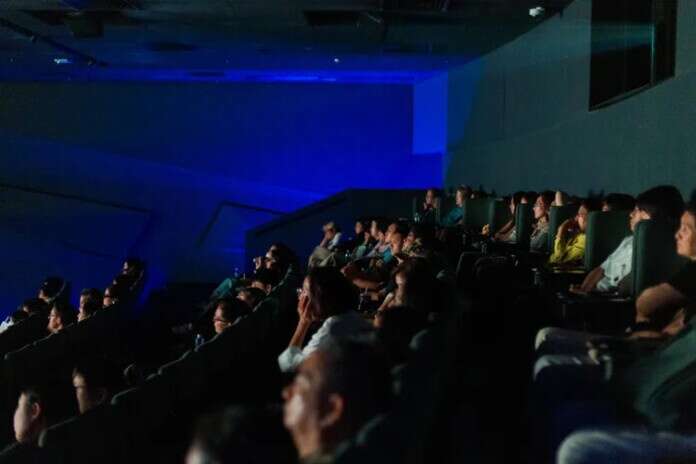 Público durante exibição de filme brasileiro no Festival de Xangai | Crédito- Rayane Mainara