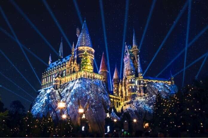 01_Christmas in The Wizarding World of Harry Potter